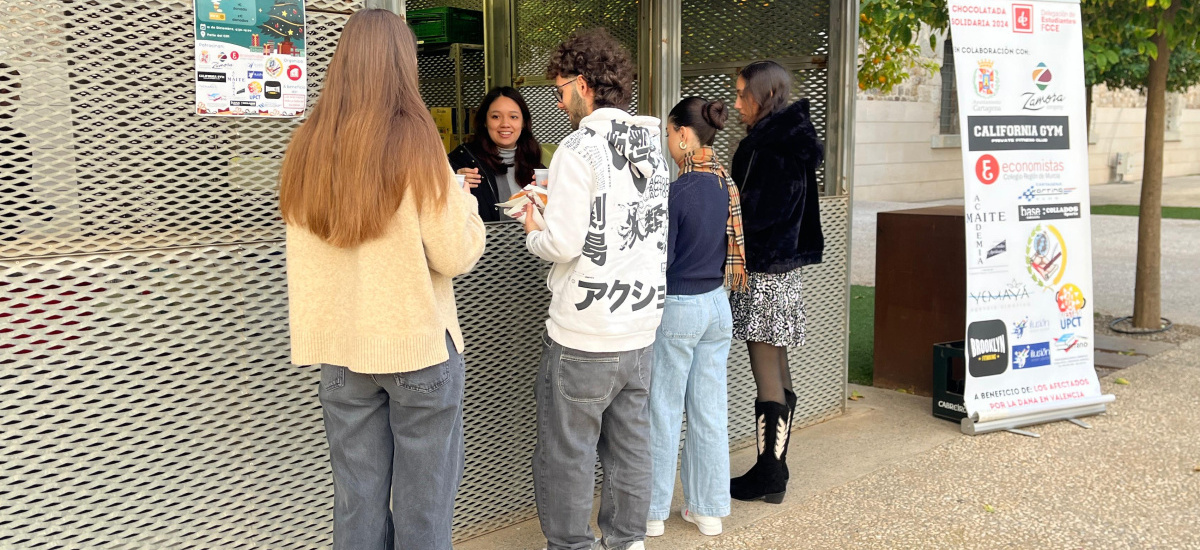 Chocolatada solidaria del Campus CIM a beneficio de los afectados por la DANA en Valencia